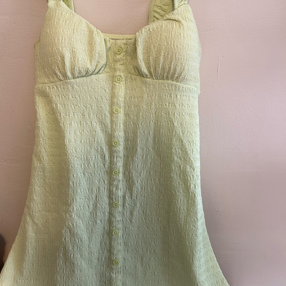 Light Green Sleeveless Button-Down Dress